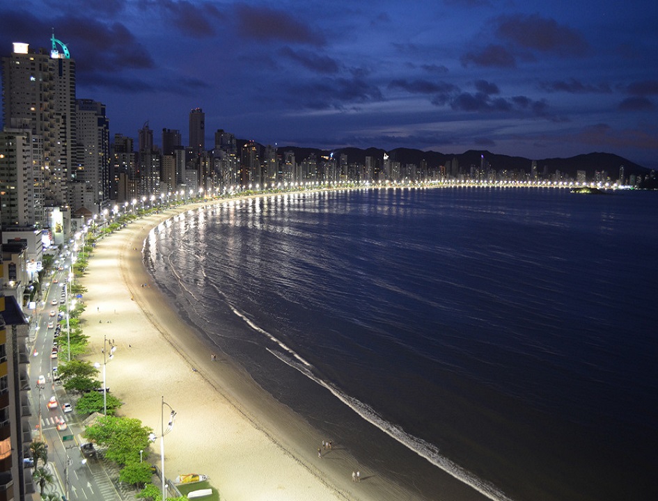 Avenida Atlantico a noite